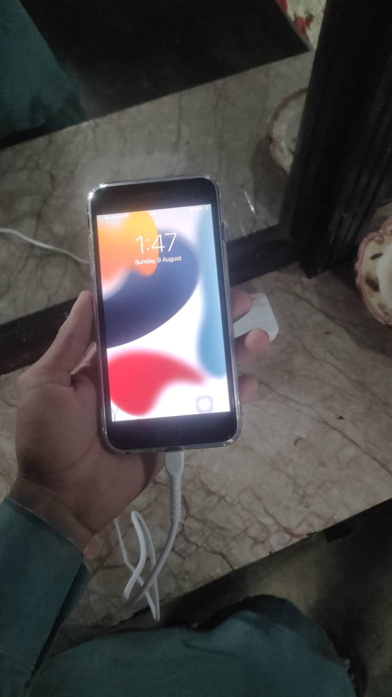 Apple iPhone 7 Plus 1