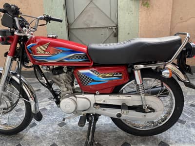 Honda 125 24 Model Lush Condition contact 03129623255