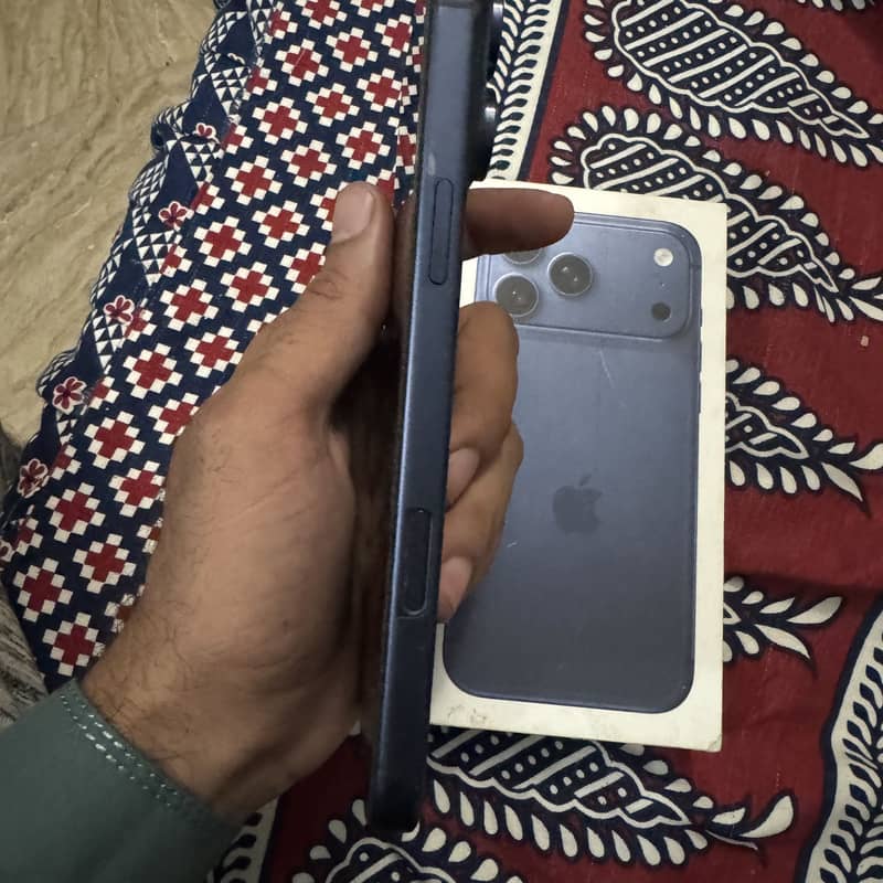 Apple iPhone 17 Pro Max 7