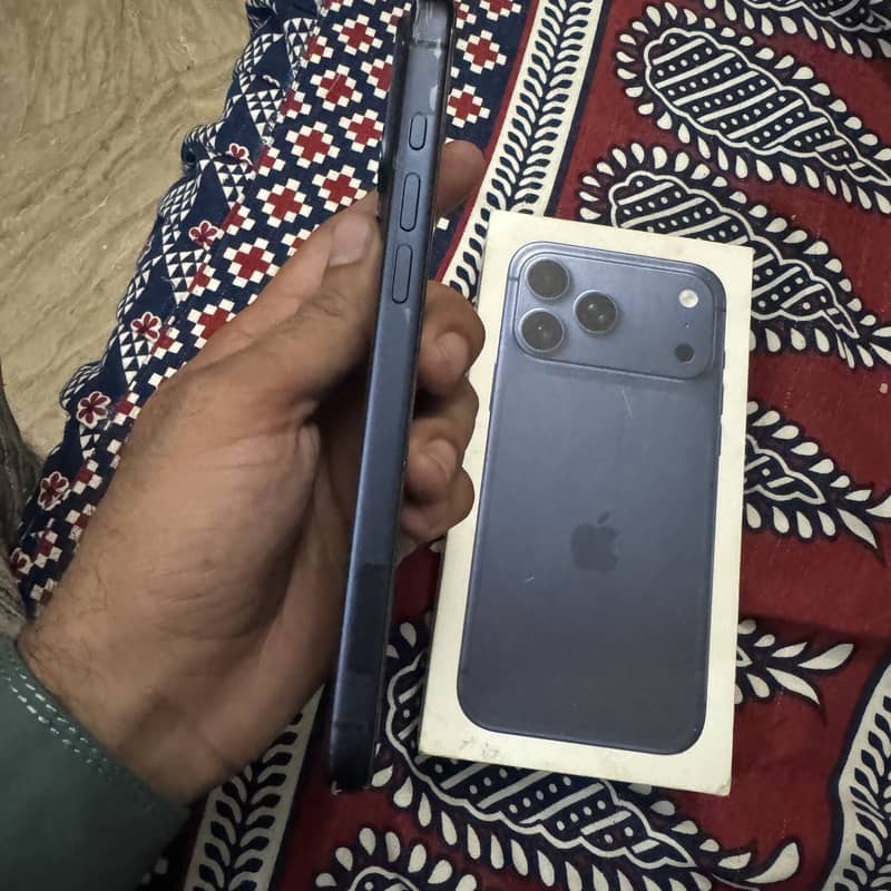 Apple iPhone 17 Pro Max 8