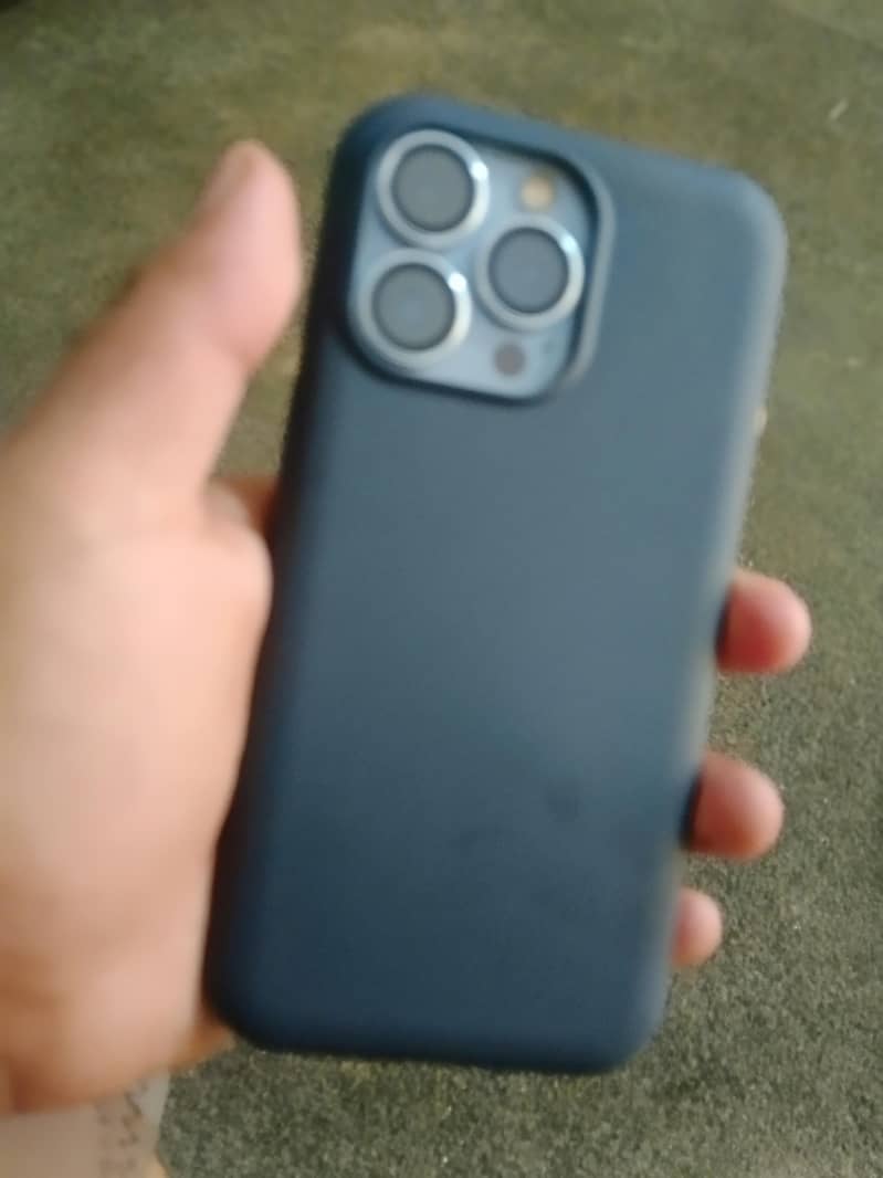 Apple iPhone 13 3