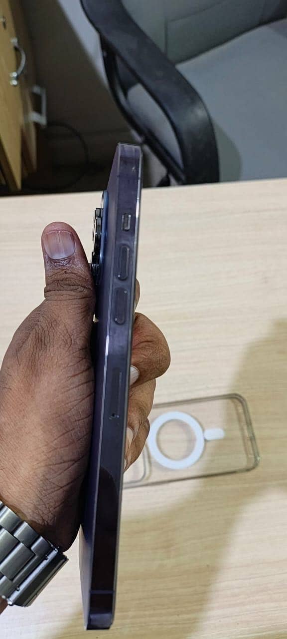 Apple iPhone 14 Pro Max 3