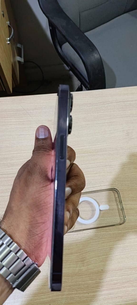 Apple iPhone 14 Pro Max 4