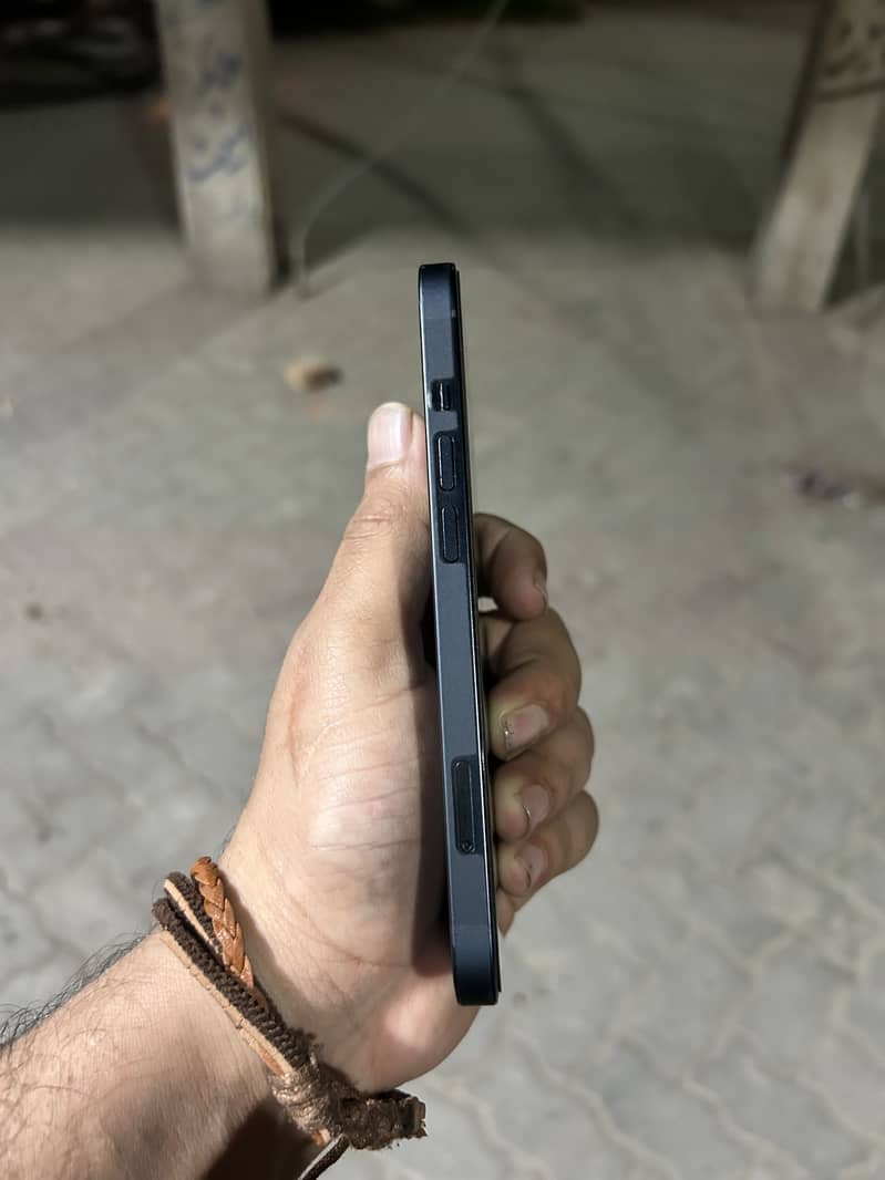 Apple iPhone 13 3
