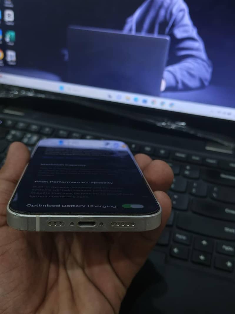 Apple iPhone 13 1