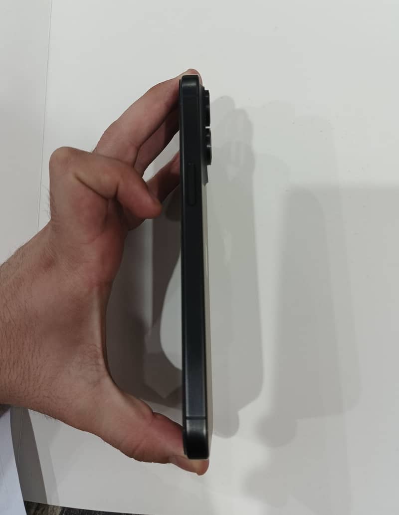 Apple iPhone 15 Pro Max 1