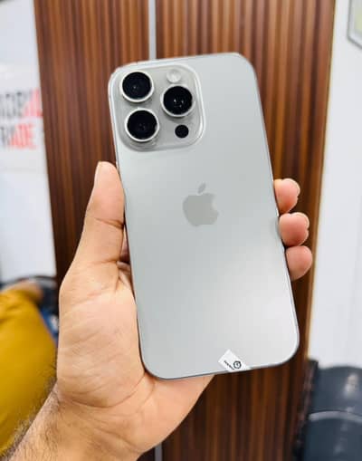 Apple iPhone 16 Pro Condition 10/10 GENUINE