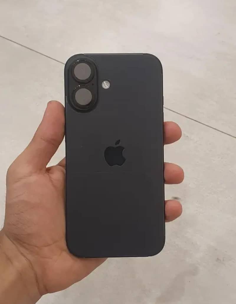 Apple iPhone 16 2