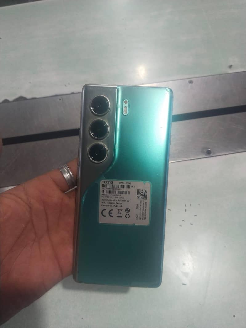 Tecno CAMON 40 Pro 0
