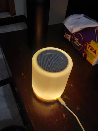 CL 671 bluetooth speaker plus lamp
