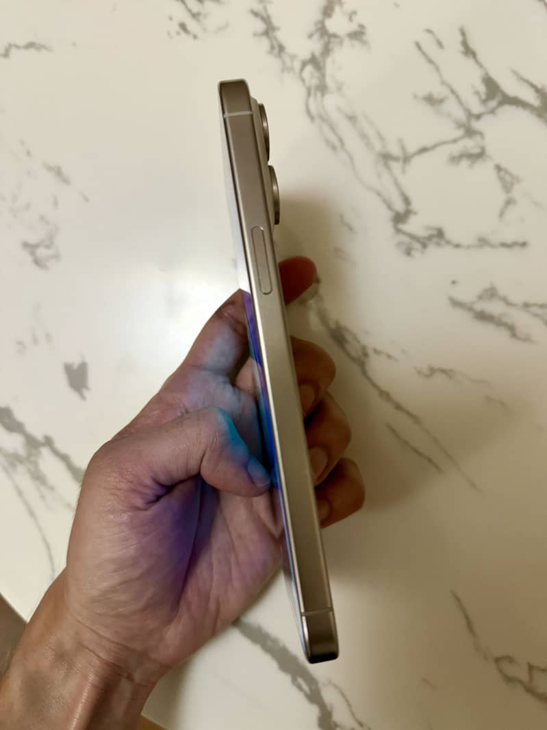 Apple iPhone 15 Pro Max 2