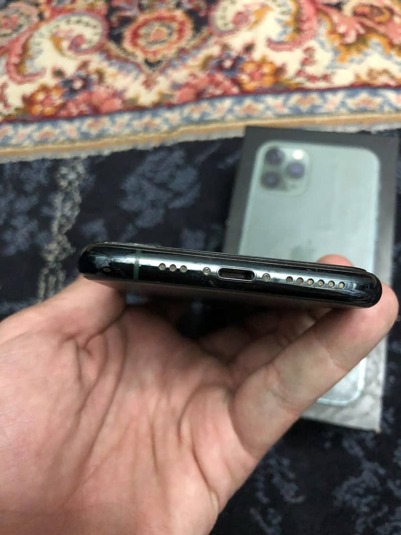 Apple iPhone 11 Pro 3