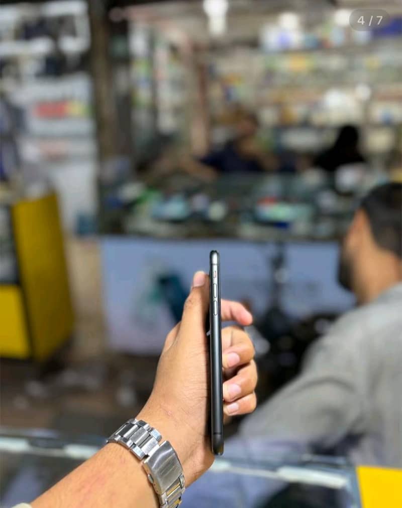 Apple iPhone 11 1