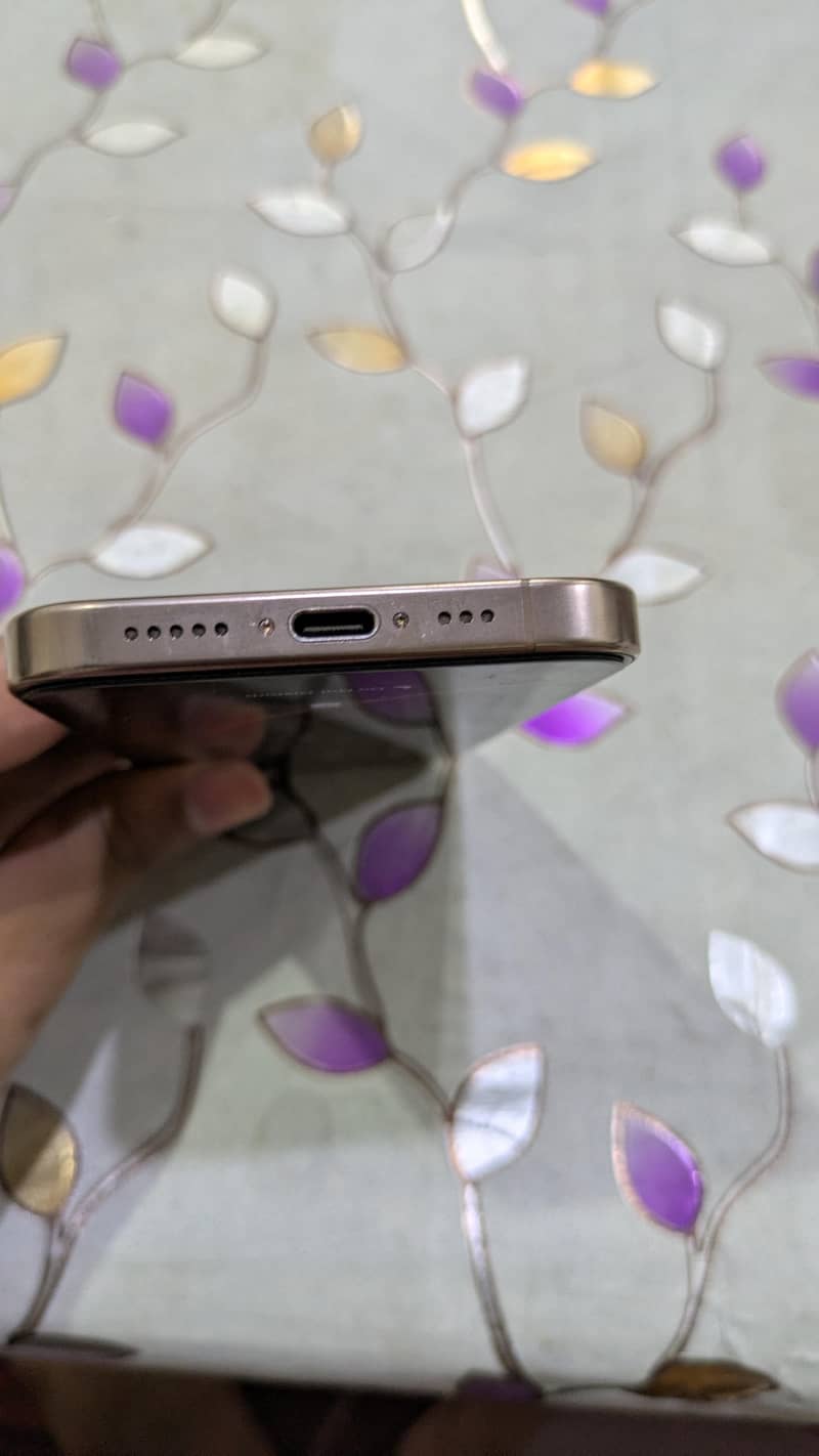 Apple iPhone 16 Pro 2