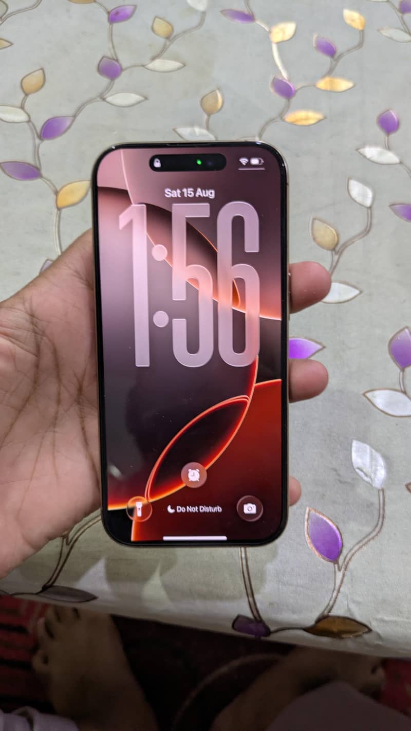 Apple iPhone 16 Pro 3