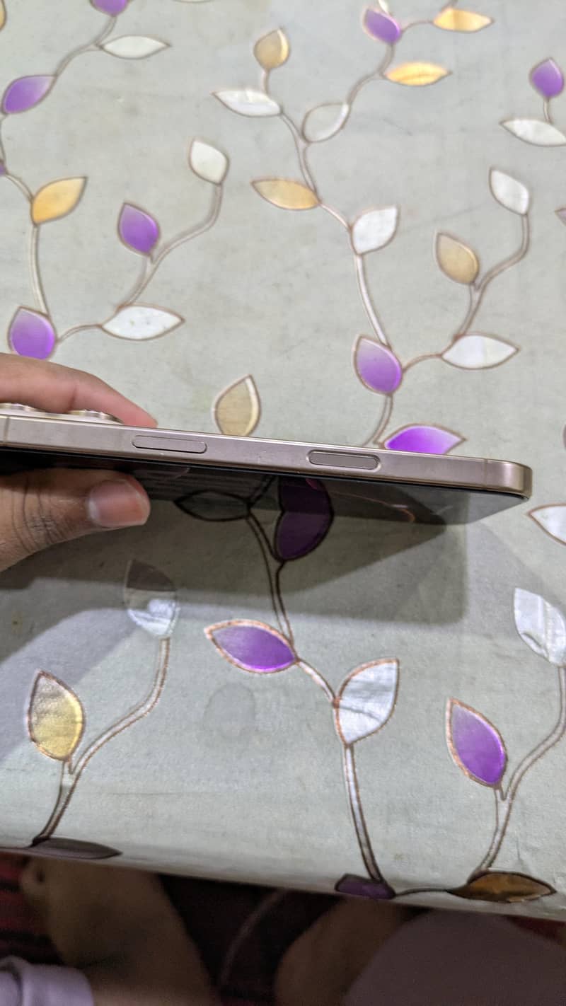 Apple iPhone 16 Pro 5