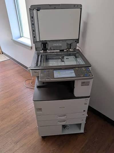 Ricoh aficio 3352 multi function copiier and scanner machine