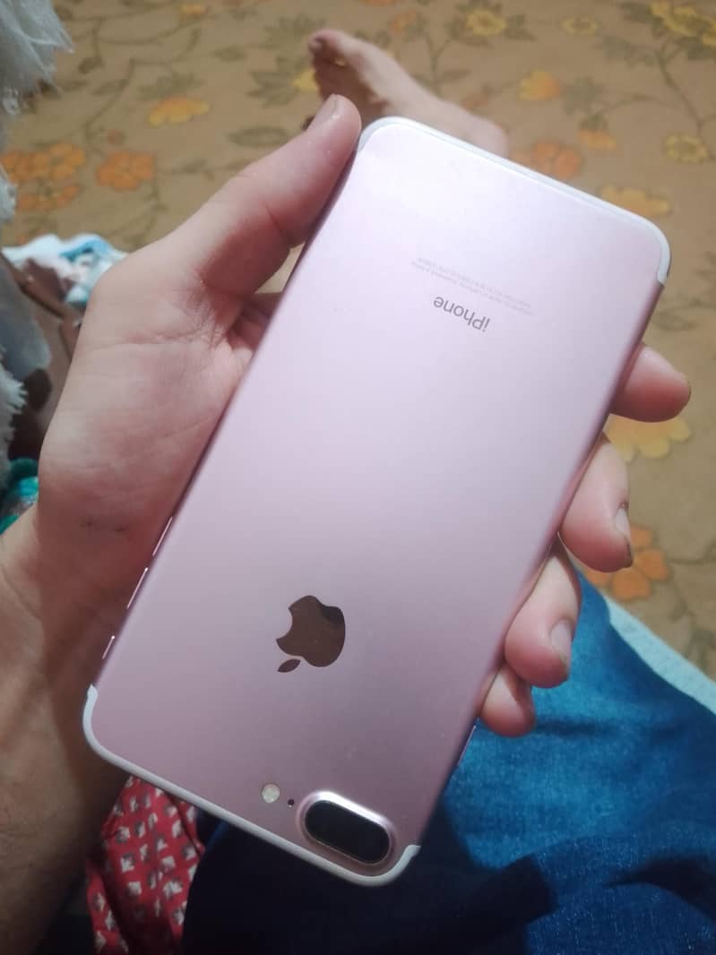 Apple iPhone 7 Plus 1