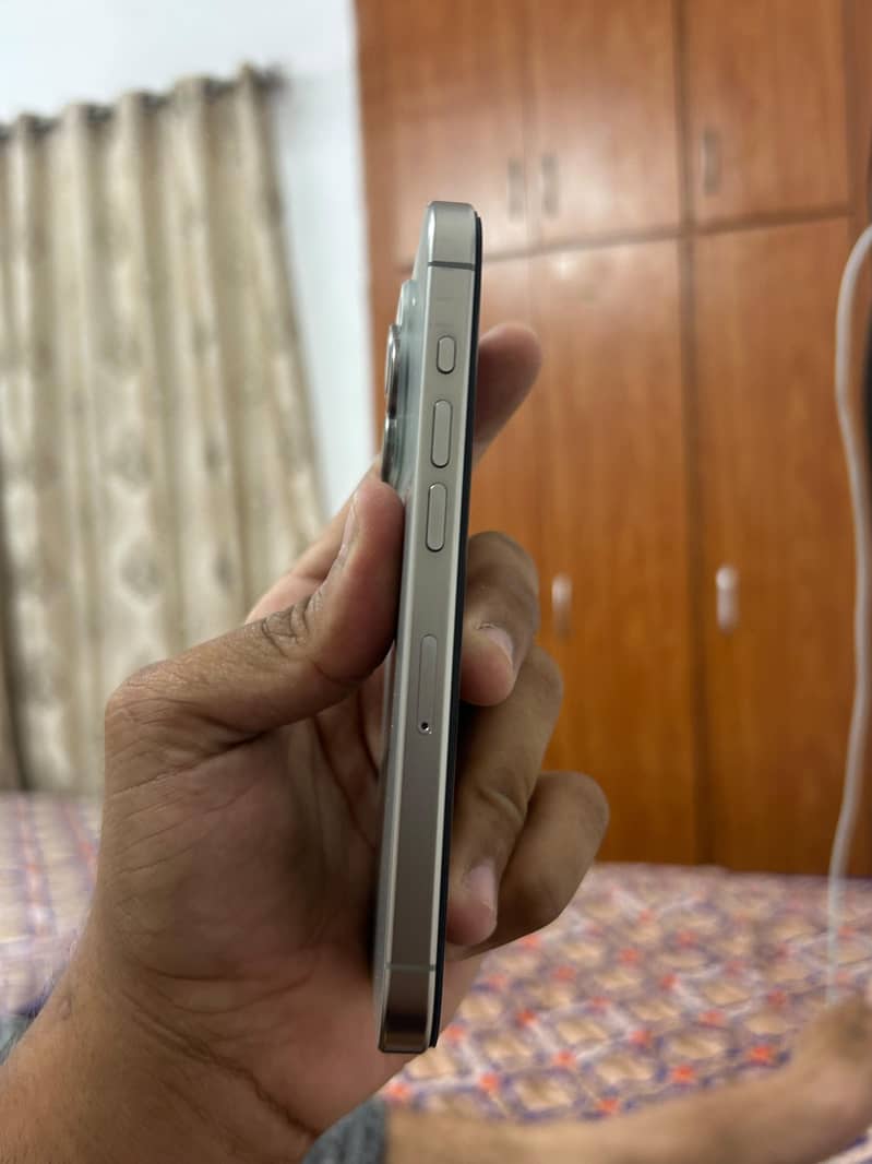 Apple iPhone 15 Pro 1