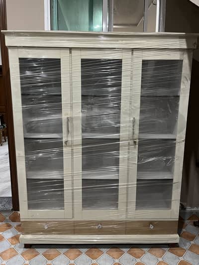 Wardrobe / Almari