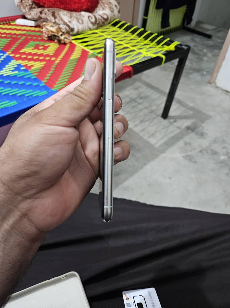 Apple iPhone X 2