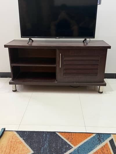 Solid Wooden TV Console / Media Unit – Excellent Condition