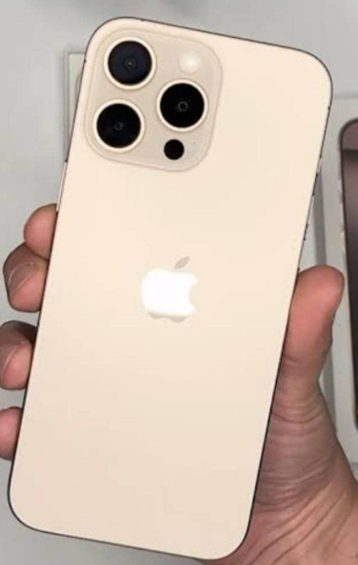 Apple iPhone 16 Pro Max 0