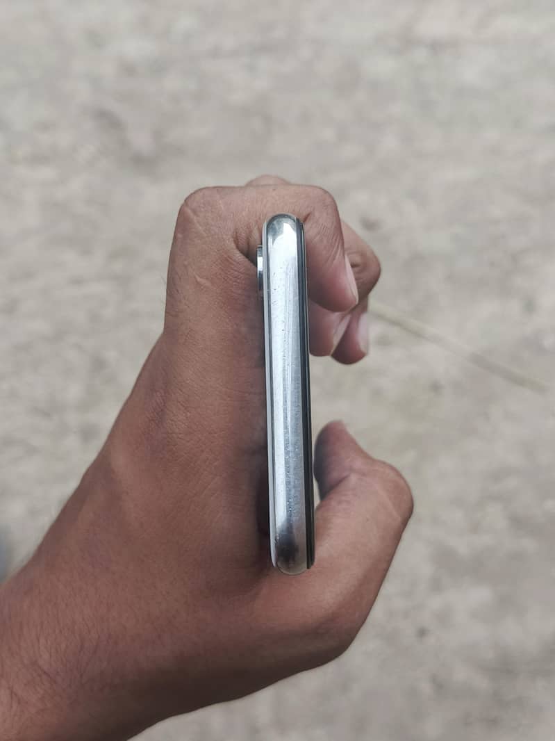 apple iphone 2