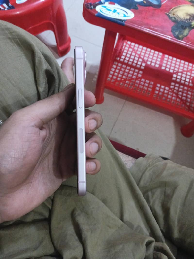 Apple iPhone 15 2