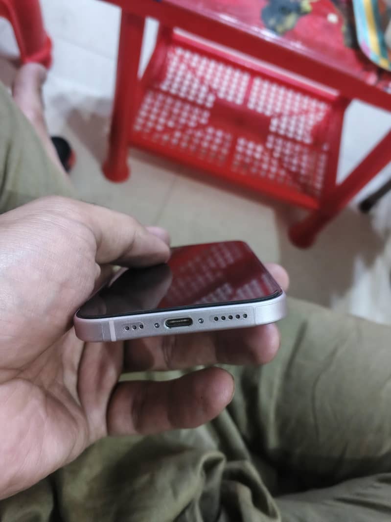 Apple iPhone 15 3
