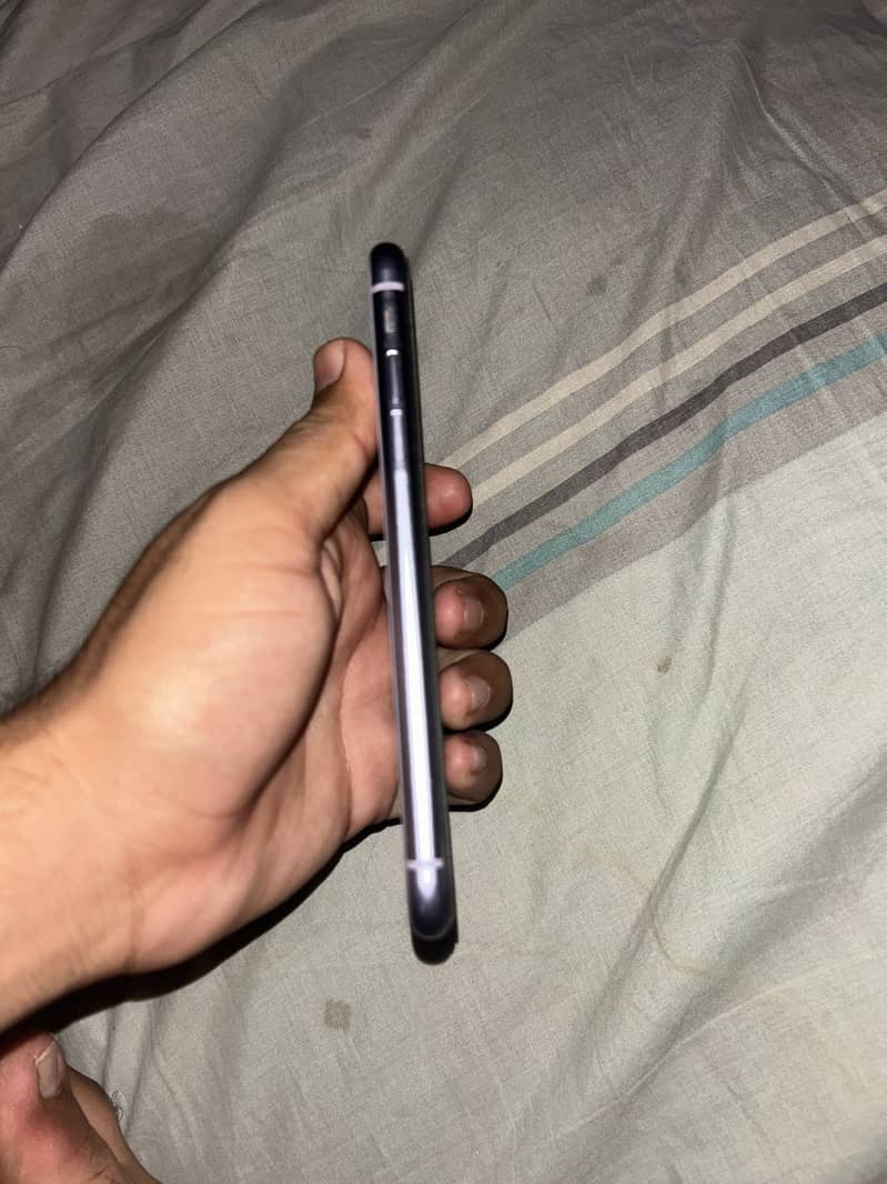Iphone 11 4