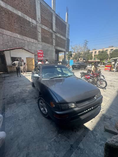 Toyota Corolla XE 2000