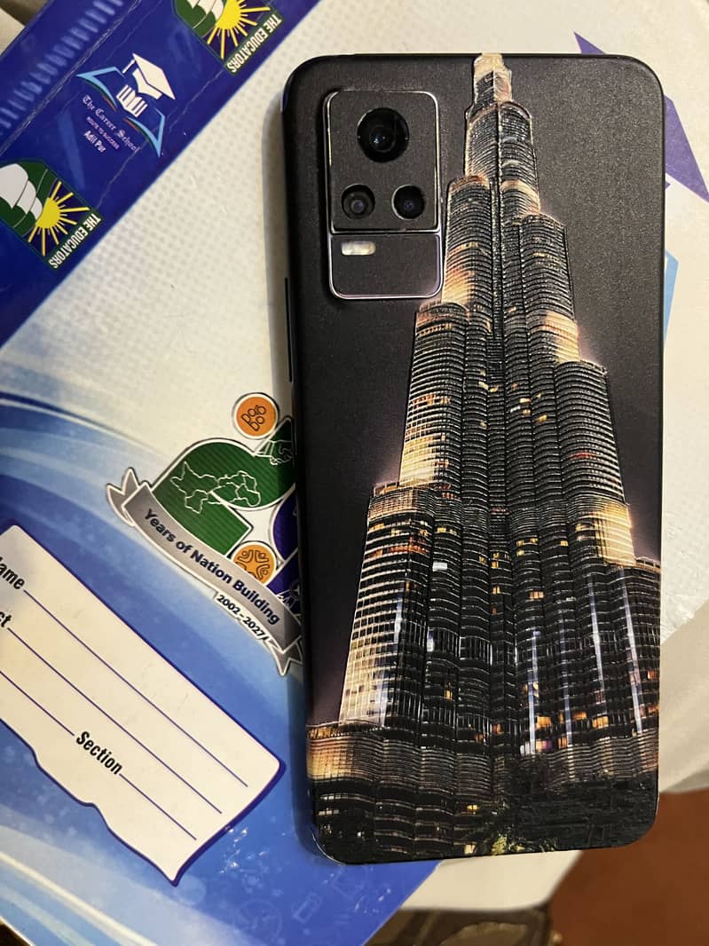 Vivo V21e (8/128GP) snapdragon processor 7