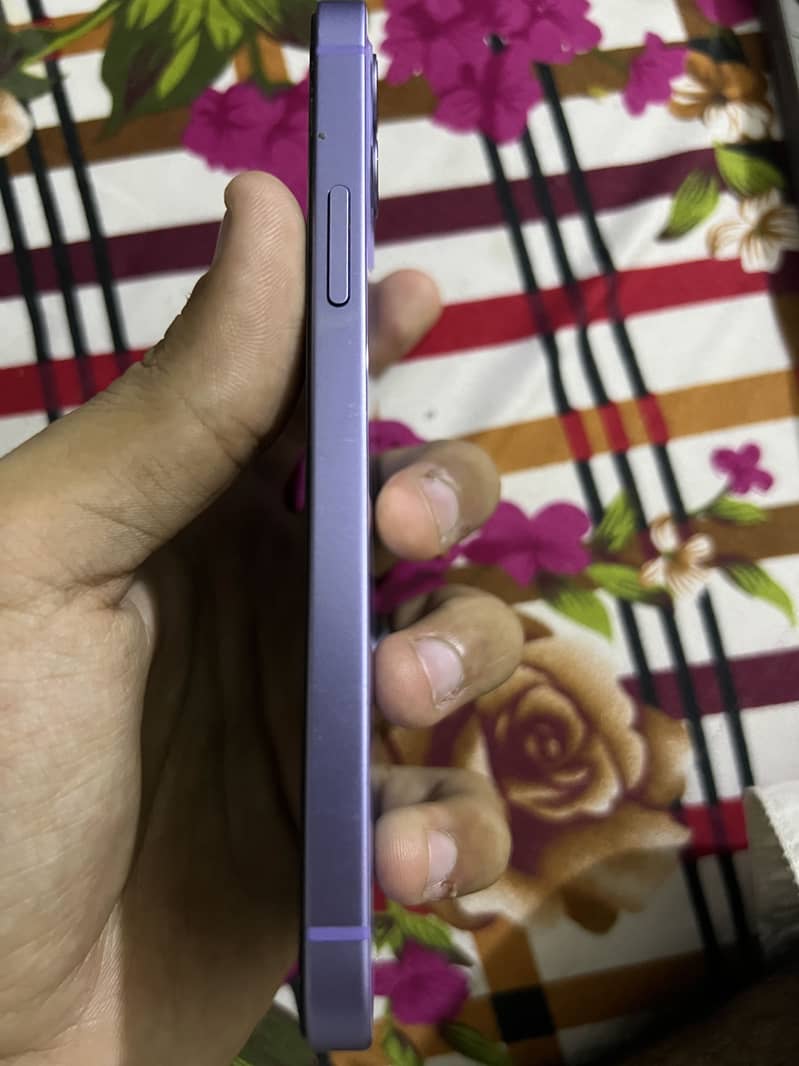Apple iPhone 12 3