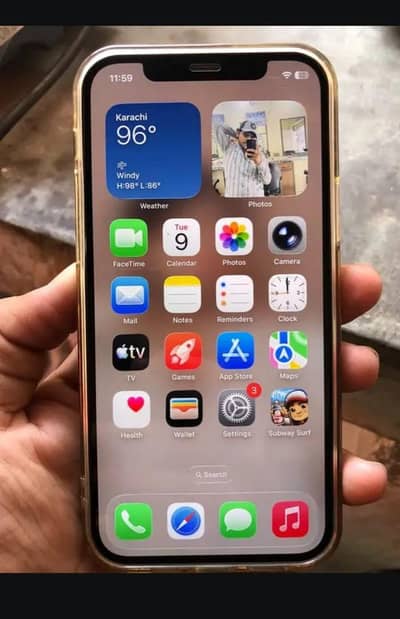 Apple iPhone 12