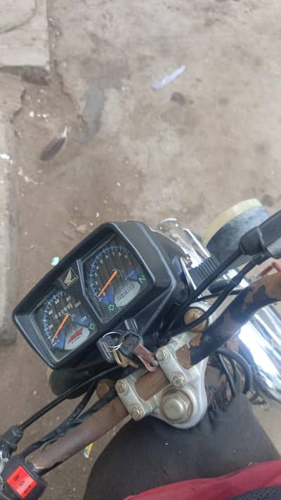 sukkur num 2018 model okay bike hai new ingine banwa ya hai 1 week phl
