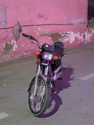 Honda CG 125 for shouqeen hazraat