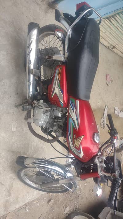 125 bike Hyderabad number 2017model first owner