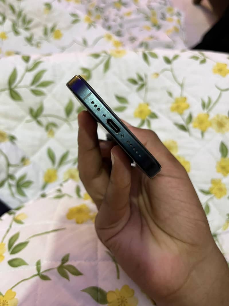 Apple iPhone 15 Pro 1