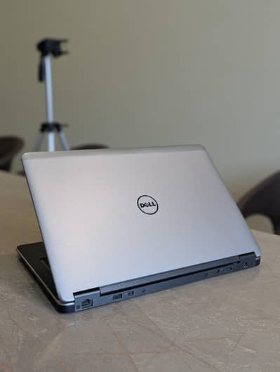 Dell Latitude 7440 | Core i5-4th Gen | 8/256 | 1080p 14 inch Display |