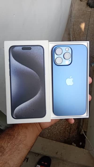 Apple iPhone 15 Pro Max Factory Unlock