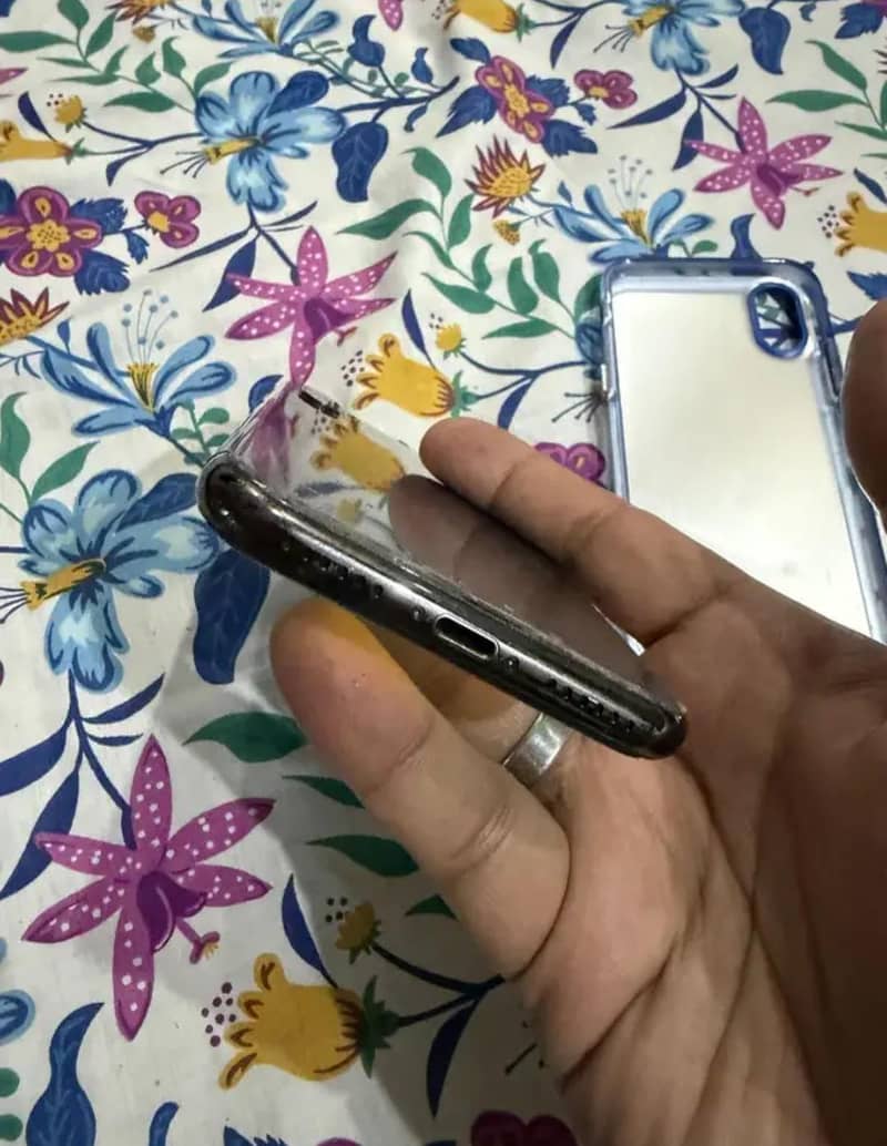 Apple iPhone X 1