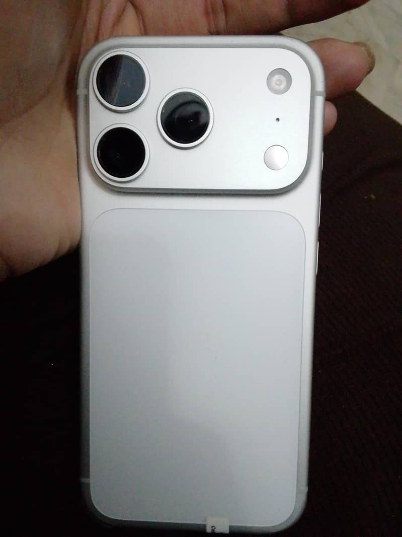 Apple iPhone 17 Pro 2