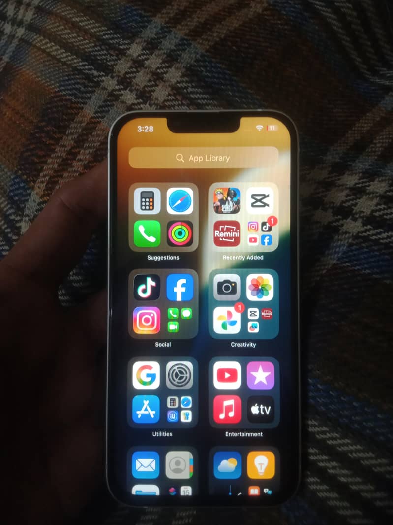 Apple iPhone 13 6