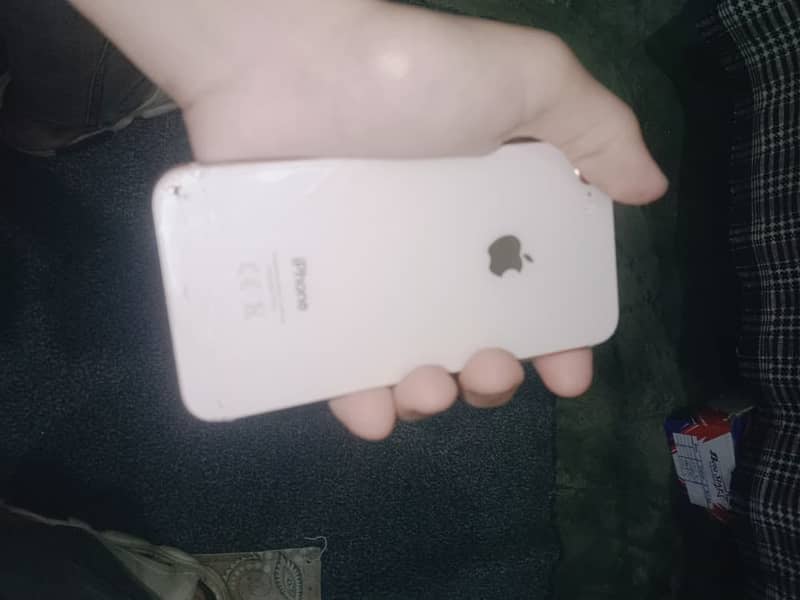 Apple iPhone 8 4