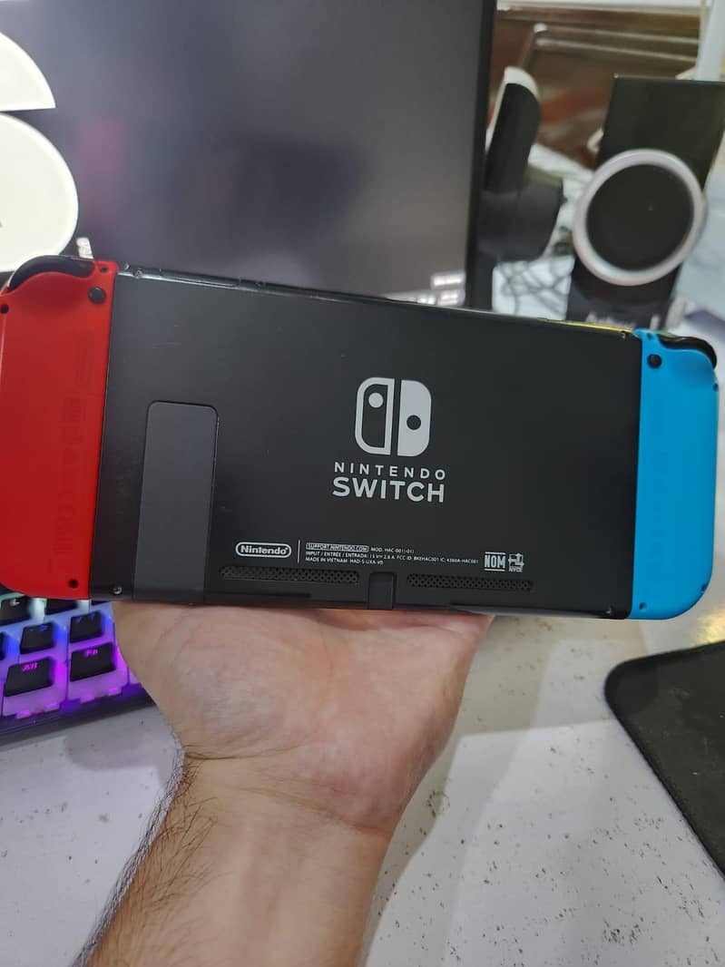 Nintendo Switch V2 3