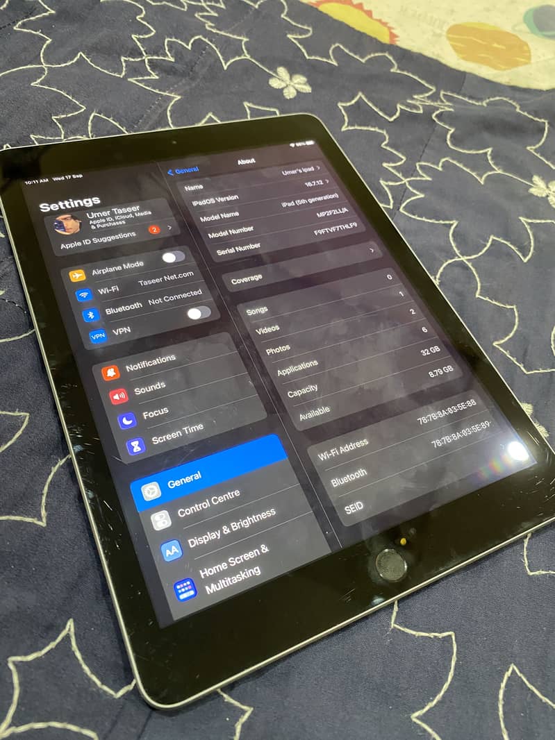 Apple Ipad 5{2017} 1