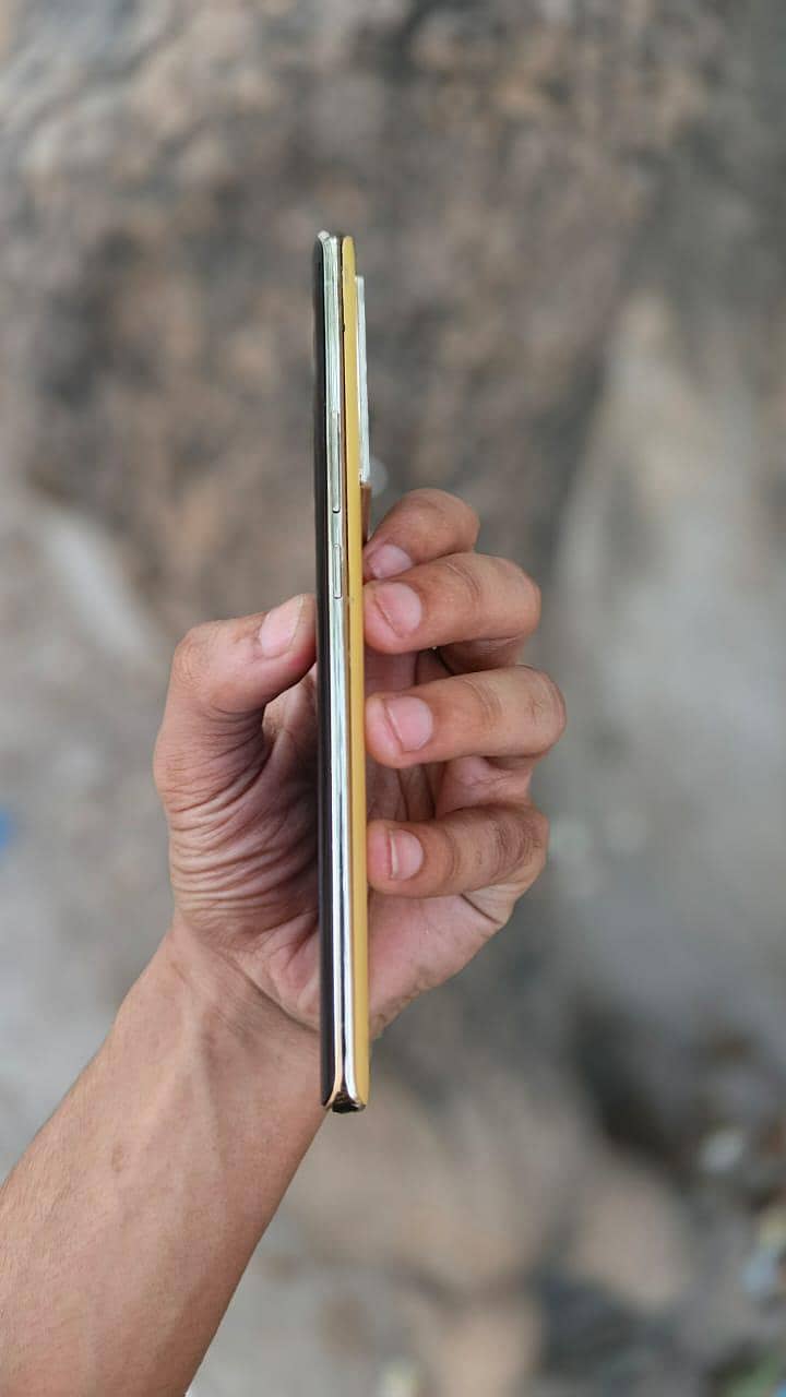 Infinix Note 40 Pro 4
