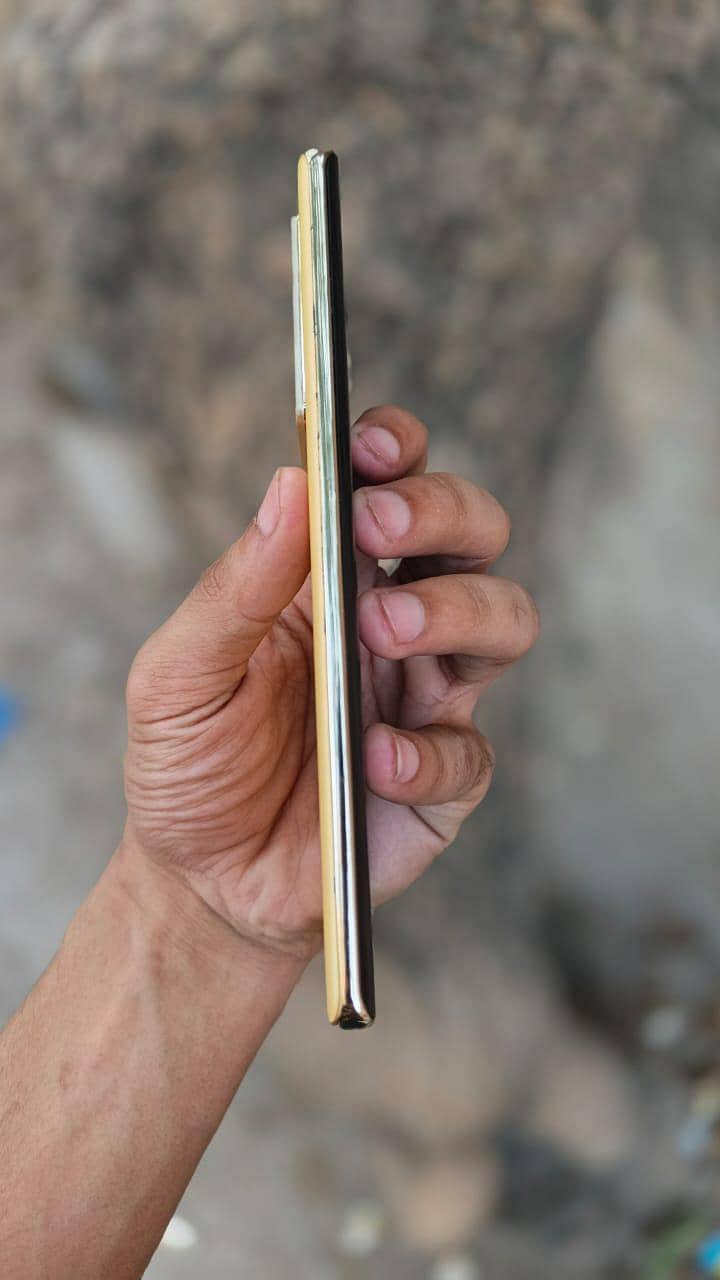 Infinix Note 40 Pro 5
