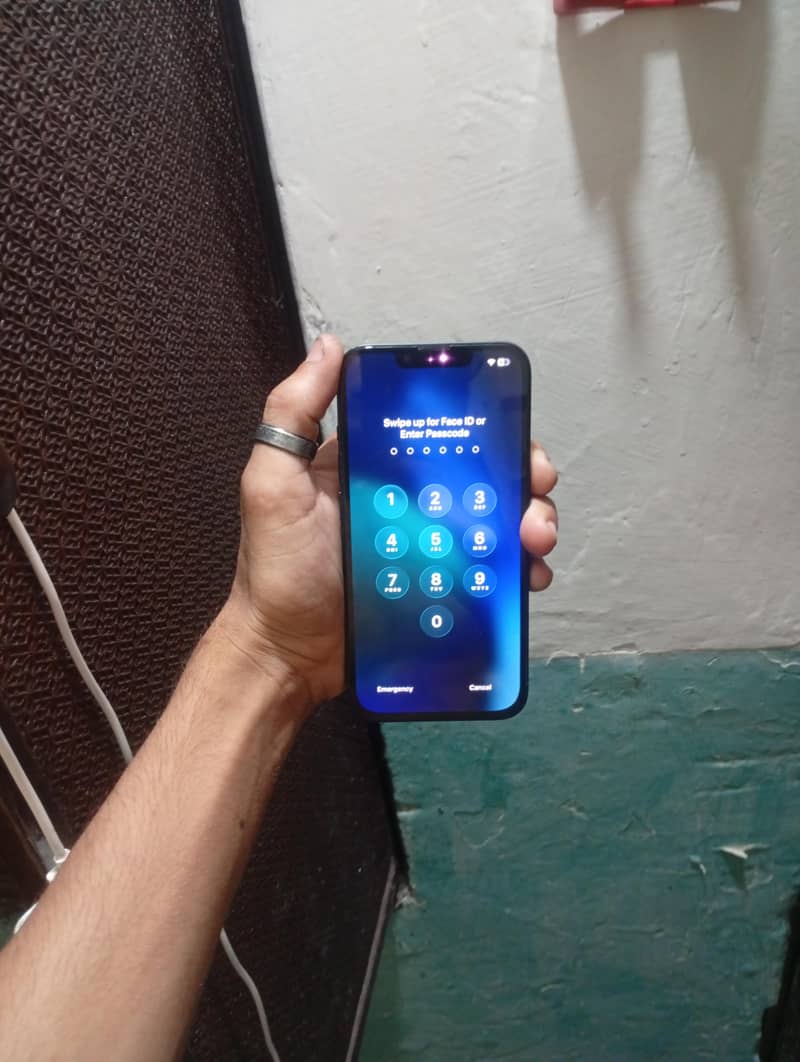 Apple iPhone 14 4